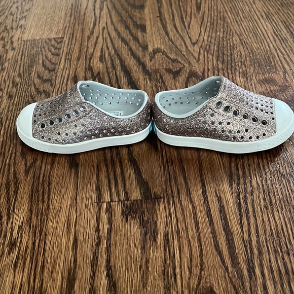 Never Worn. Kids Lightweight Sneaker. Colors: Metal Bling. - Picture 3 of 3